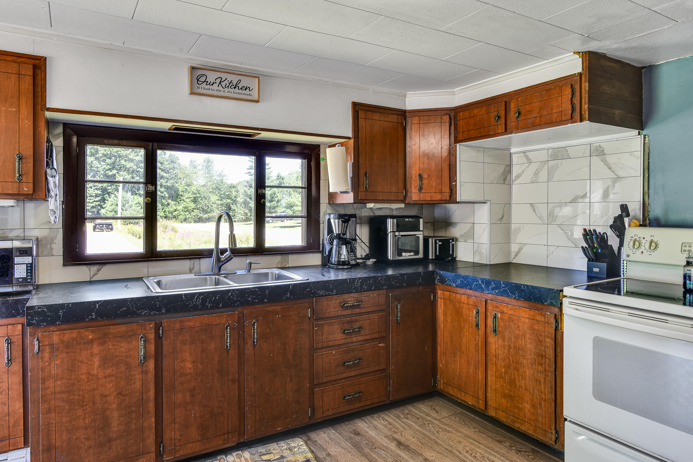 514 Poland Road Auburn, ME 04210 - Photo 5 of 34 5 Kitchen