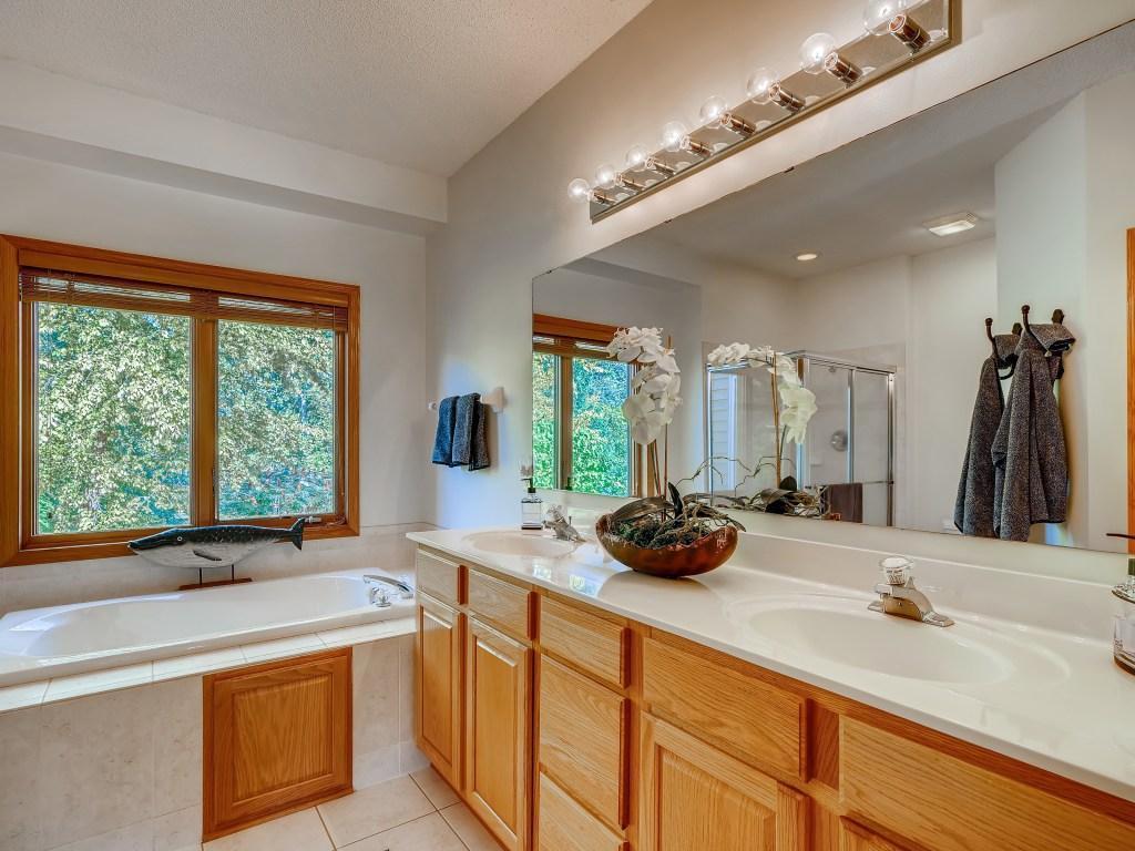 10604 Alison Way Inver Grove Heights, MN 55077 - Photo 16 of 29 Gallery Image 16