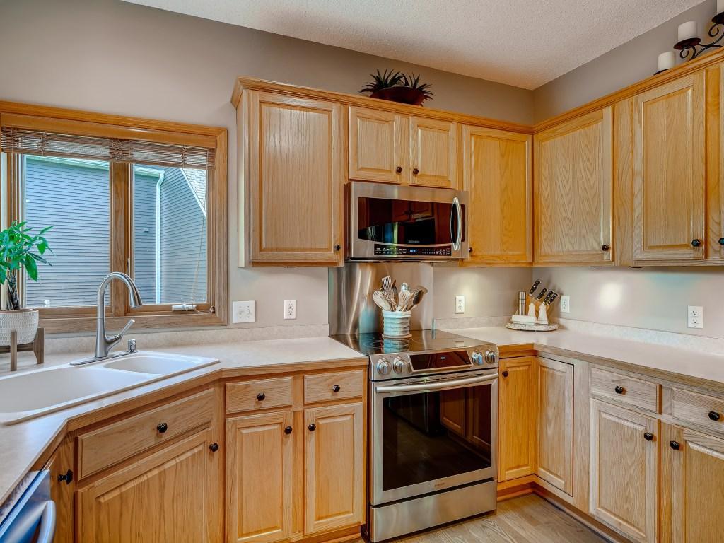 10604 Alison Way Inver Grove Heights, MN 55077 - Photo 9 of 29 Gallery Image 9