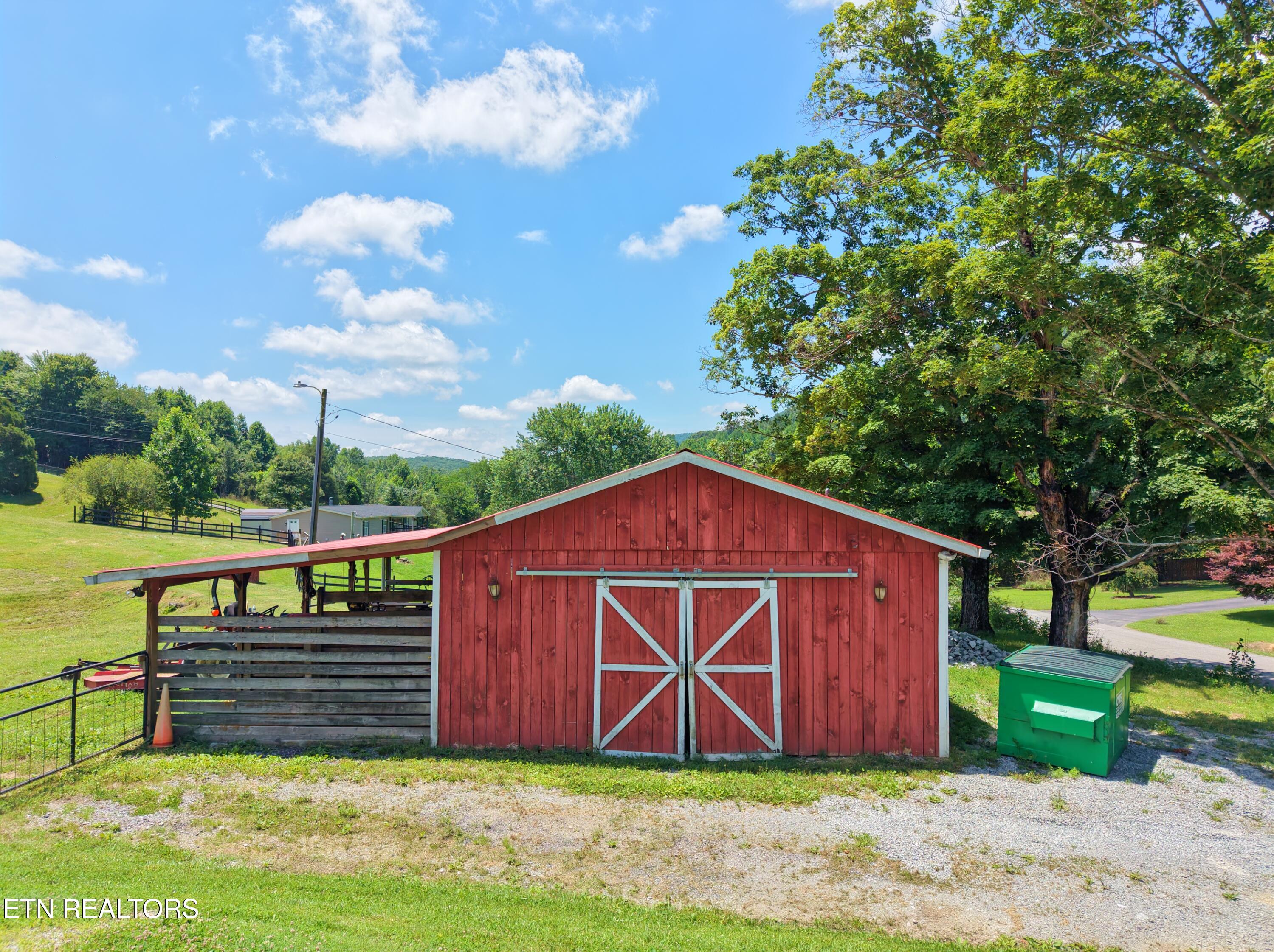 1319 Ideal Valley Road Spring City, TN 37381 - Photo 7 of 49 barn photos _1.26.1