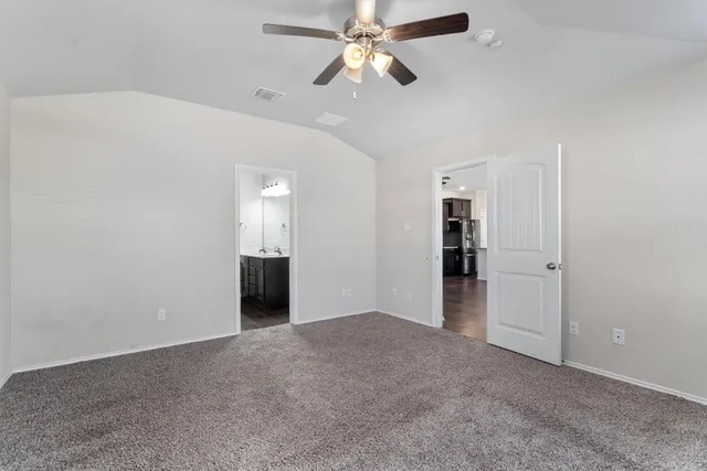 $2,200 | 122 Beth Ann Loop, Taylor, TX 76574