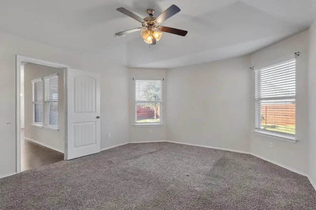 $2,200 | 122 Beth Ann Loop, Taylor, TX 76574