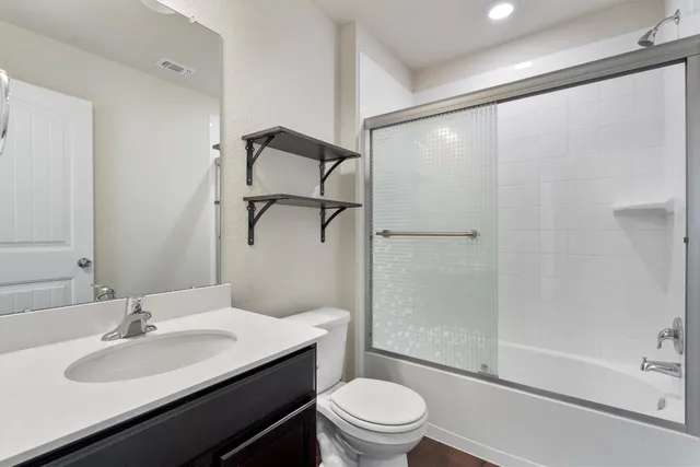 $2,200 | 122 Beth Ann Loop, Taylor, TX 76574