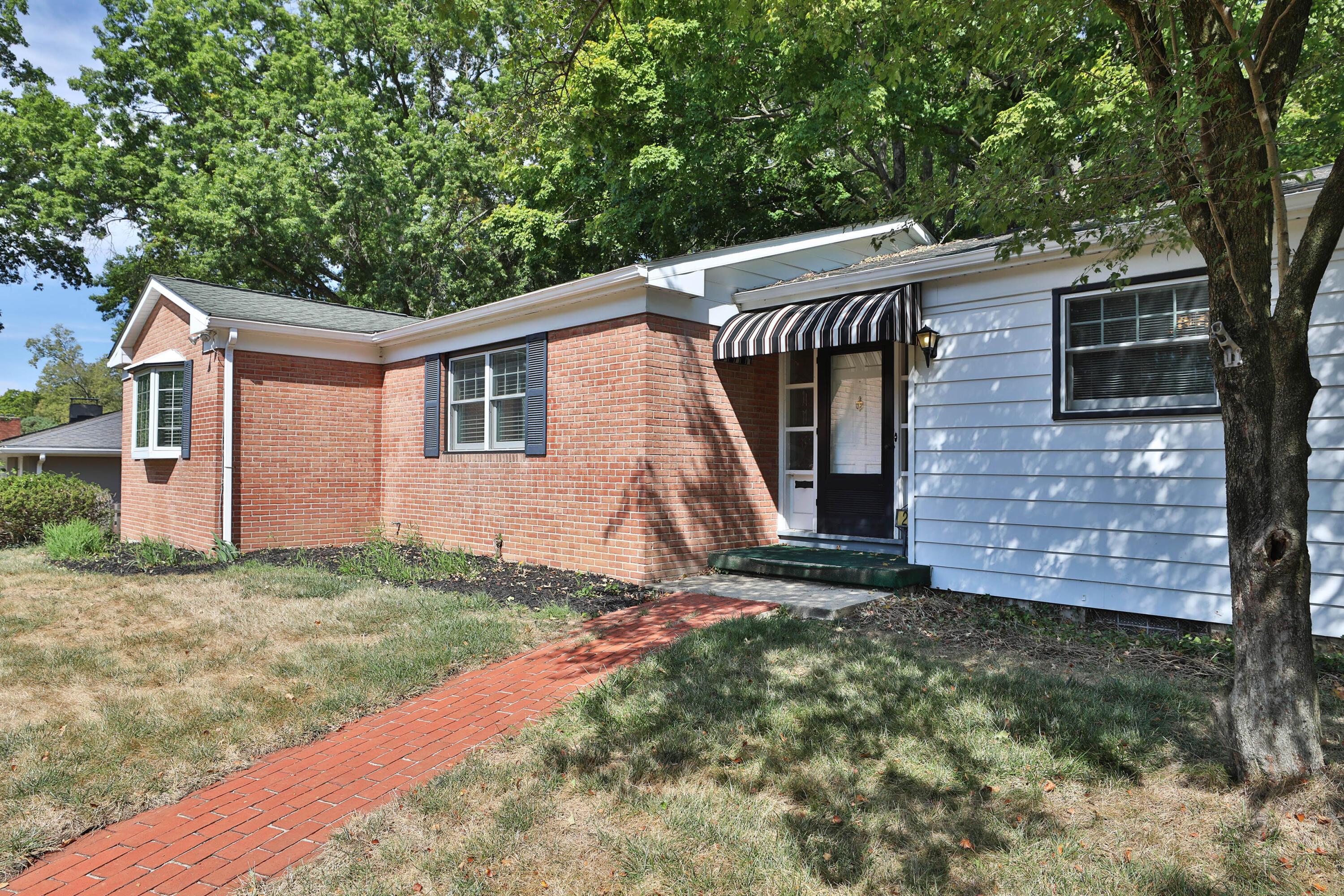 226 Croswell Road Columbus, OH 43214 - Photo 3 of 39 226-Crosswell-03