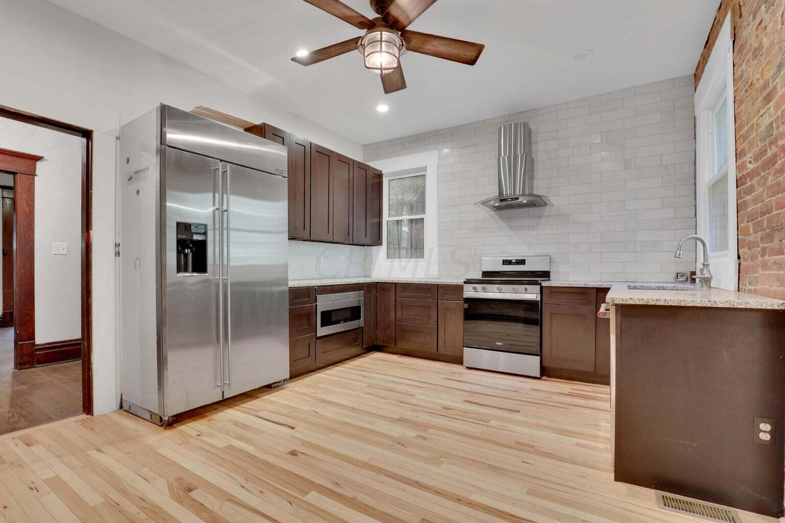 1126 Bryden Road, Unit 28 Columbus, OH 43205 - Photo 2 of 12 1126brydenkitchen2