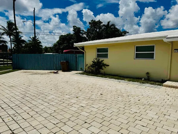 $2,350 | 3701 Northwest 4th Avenue, Unit 2, Deerfield Beach, FL 33064