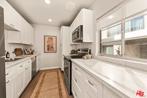 $3,750 | 8401 Fountain Avenue, Unit 13, West Hollywood, CA 90069