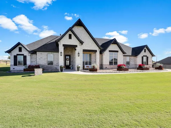 $949,900 | 2005 Ellis Ridge Drive, Weatherford, TX 76087