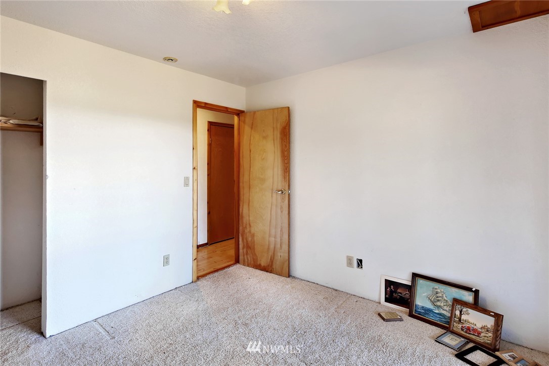 2587 Birch Bay Lynden Road Custer, WA 98240 - Photo 29 of 39 a view of an empty room