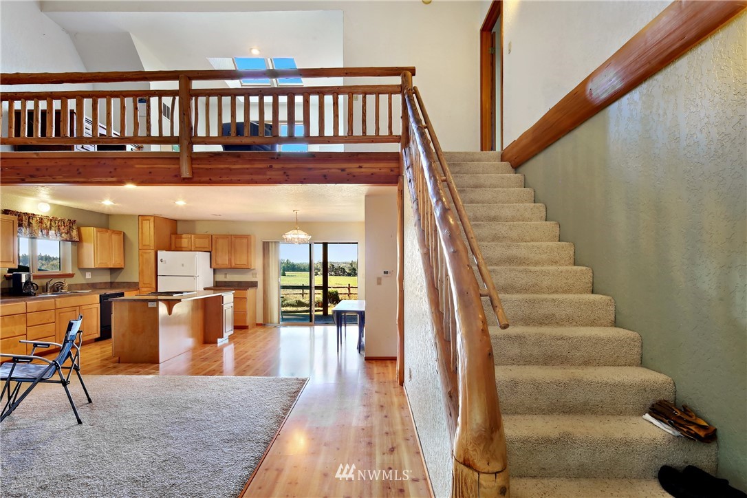 2587 Birch Bay Lynden Road Custer, WA 98240 - Photo 8 of 39 a view of entryway and hall