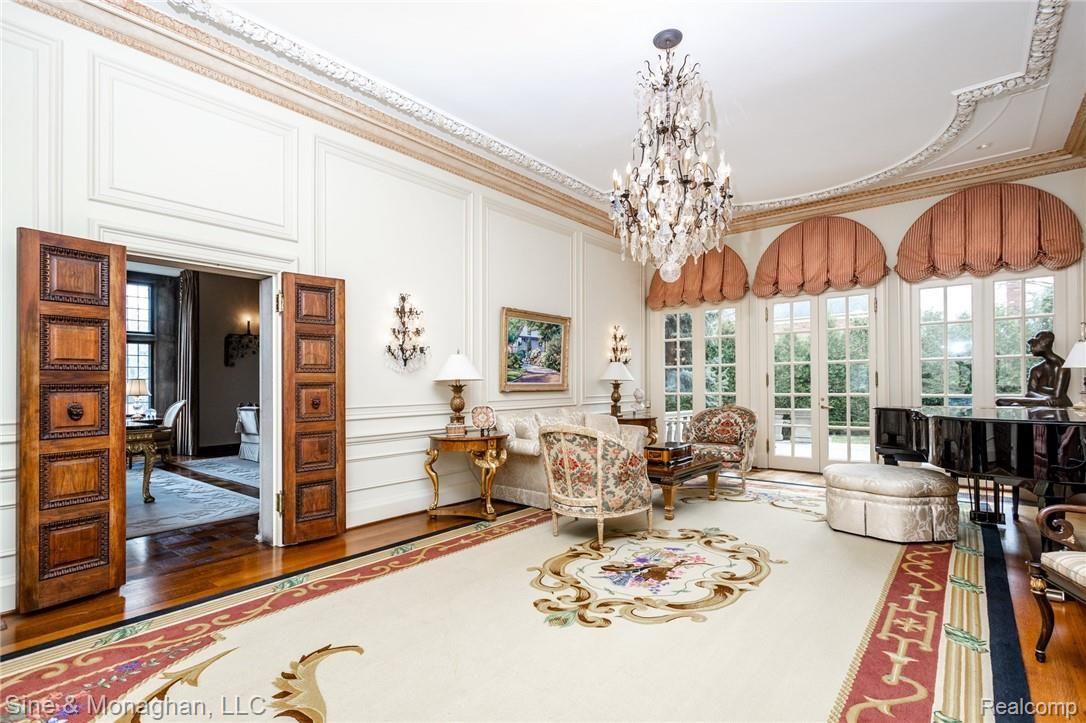 315 Washington Road Grosse Pointe, MI 48230 - Photo 26 of 99 315 Washington S128.jpg