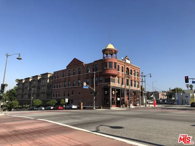 a view of entryway door