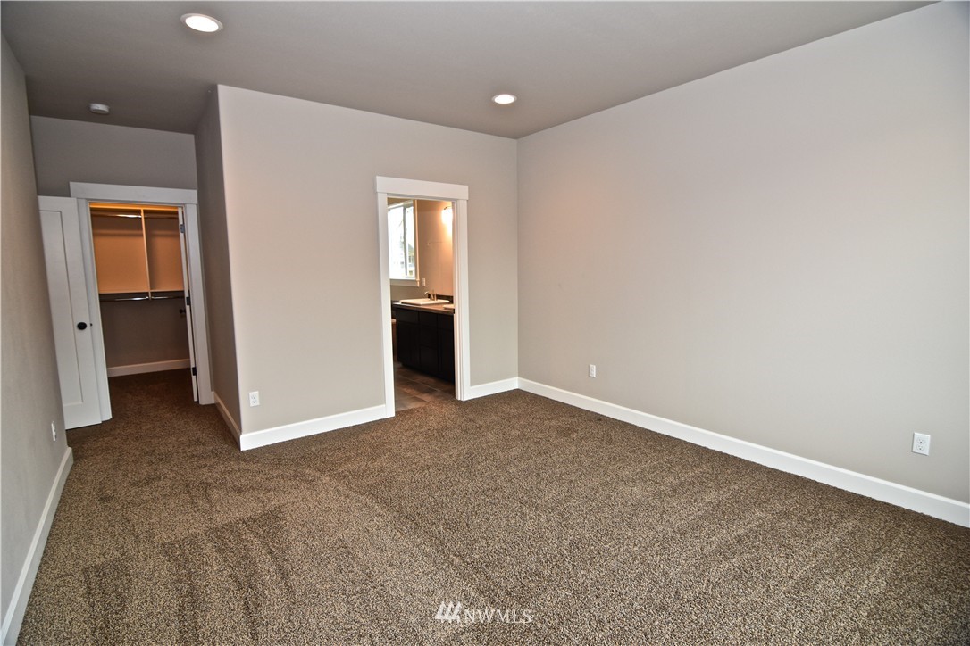 14921 Benton Loop Sumner, WA 98390 - Photo 14 of 25 Gallery Image 14