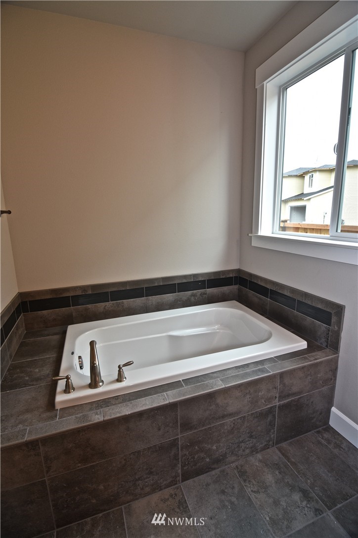 14921 Benton Loop Sumner, WA 98390 - Photo 16 of 25 Gallery Image 16