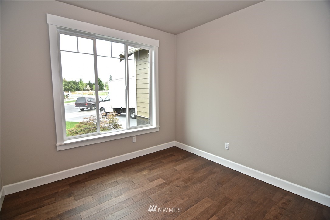 14921 Benton Loop Sumner, WA 98390 - Photo 4 of 25 Gallery Image 4