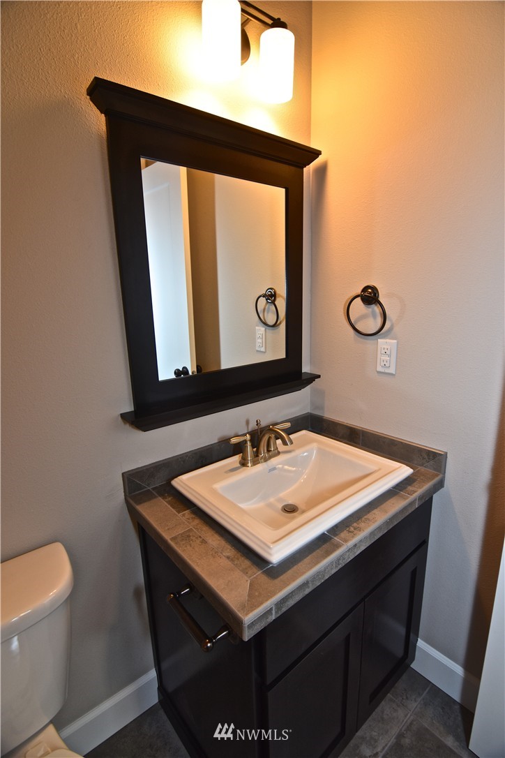 14921 Benton Loop Sumner, WA 98390 - Photo 5 of 25 Gallery Image 5