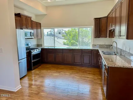 $3,595 | 2117 9th Avenue, Los Angeles, CA 90018