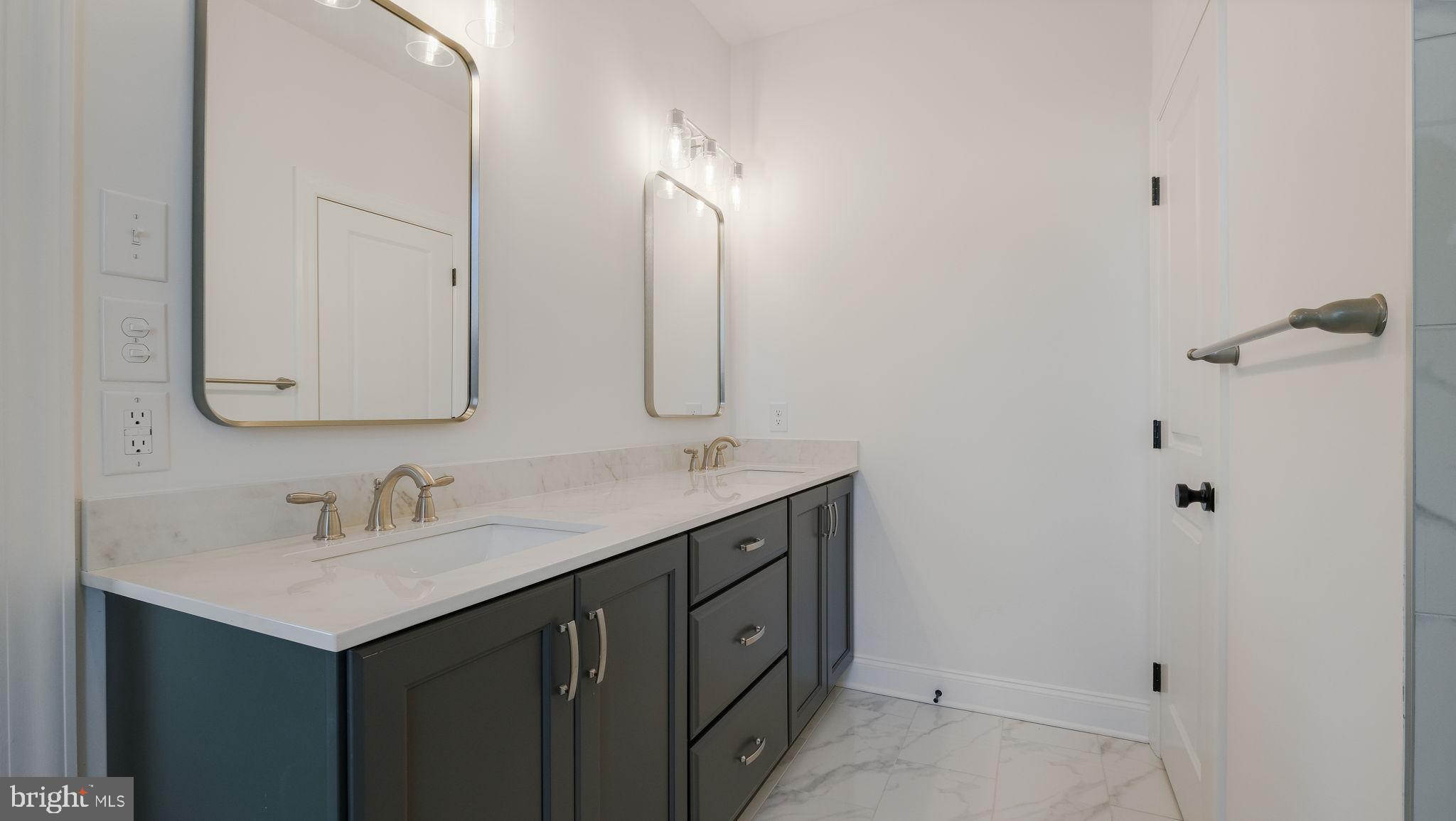 208 Foxhedge Road Chalfont, PA 18914 - Photo 16 of 29 Main Bathroom