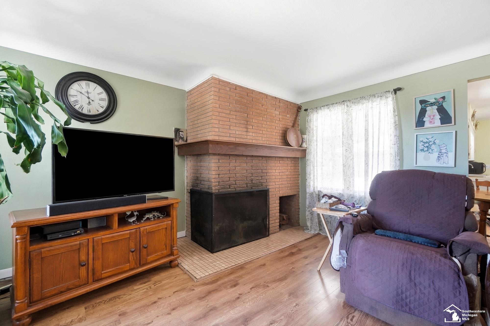 904 Custer Street Monroe, MI 48161 - Photo 11 of 42 50213237-34eadece-c12e-4176-8c4b-ef5a9dbdfa39.JPG