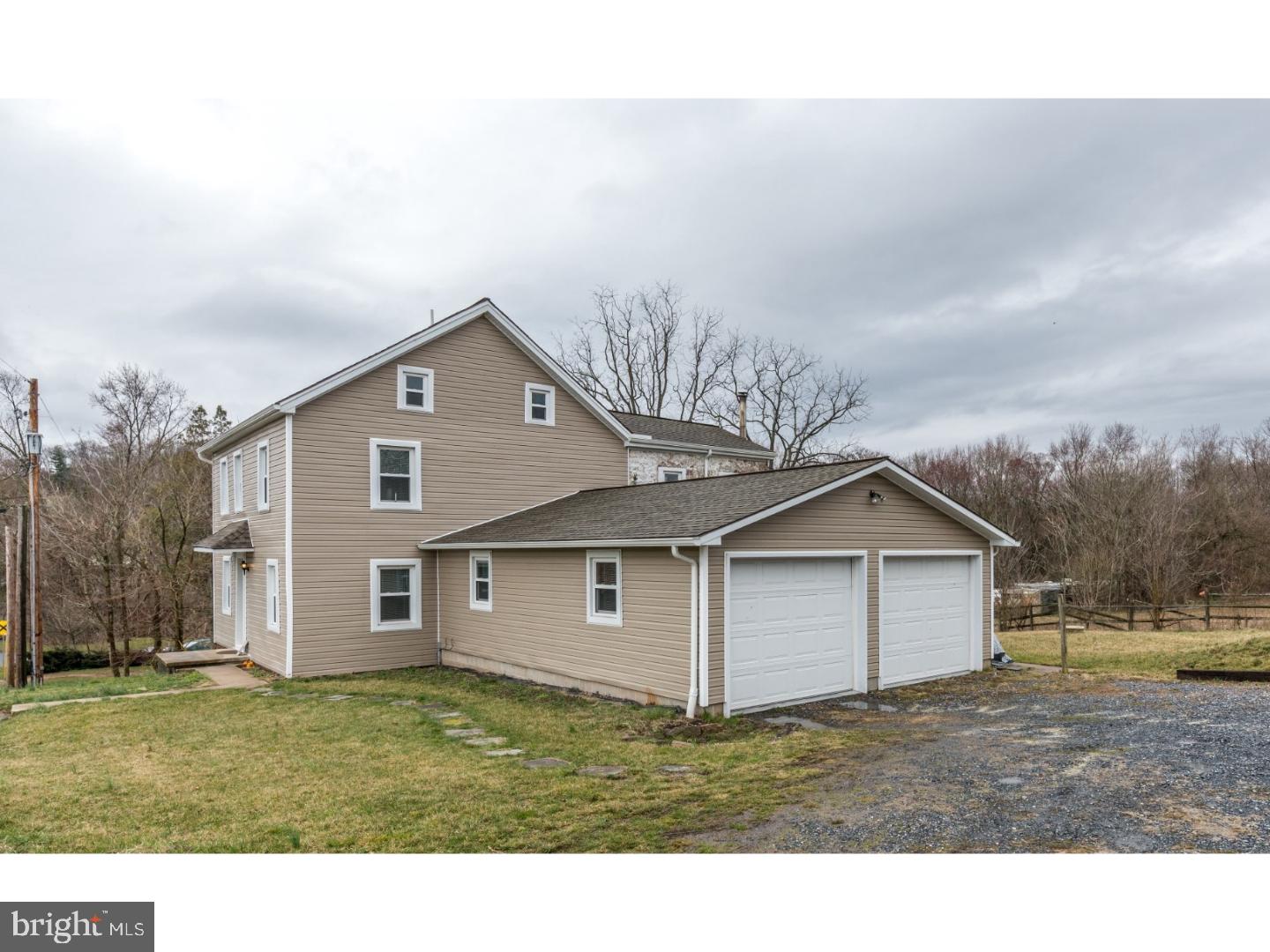 515 South Ridge Road Denver, PA 17517 - Photo 3 of 24 Exterior Side
