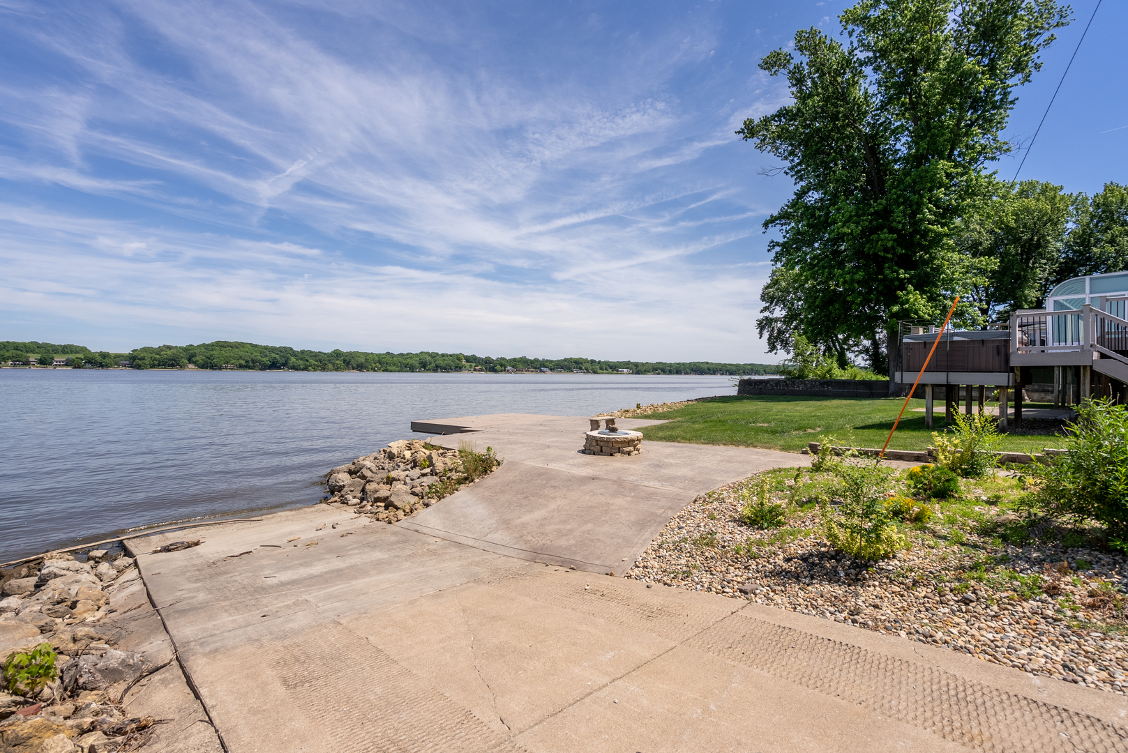 22799 Great River Road Le Claire, IA 52753 - Photo 4 of 48