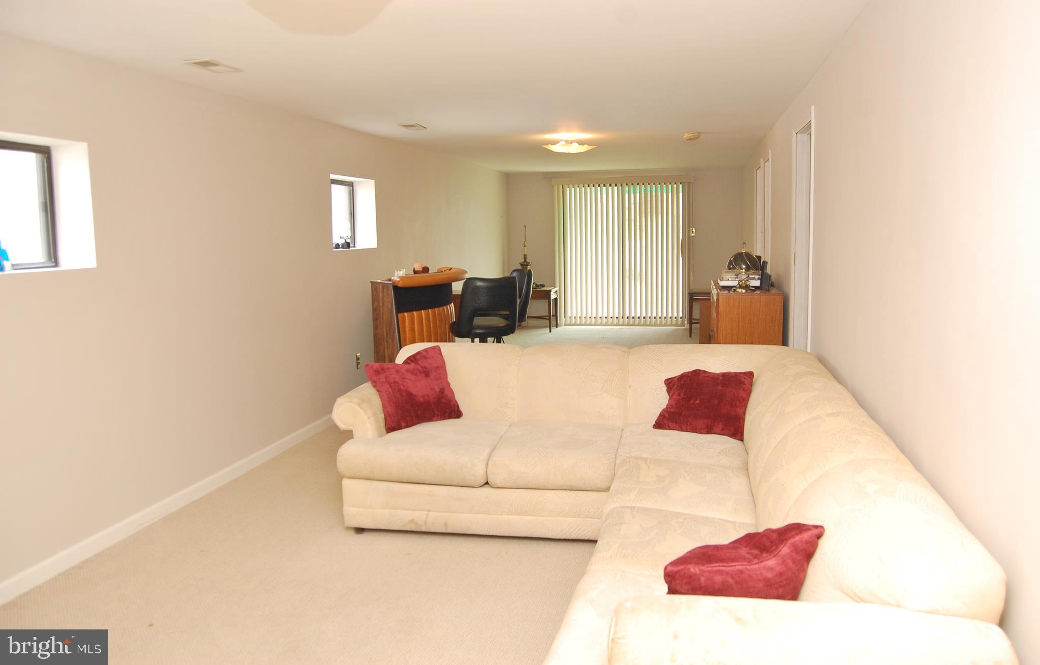 15143 Ina Drive Philadelphia, PA 19116 - Photo 25 of 34 Gallery Image 25