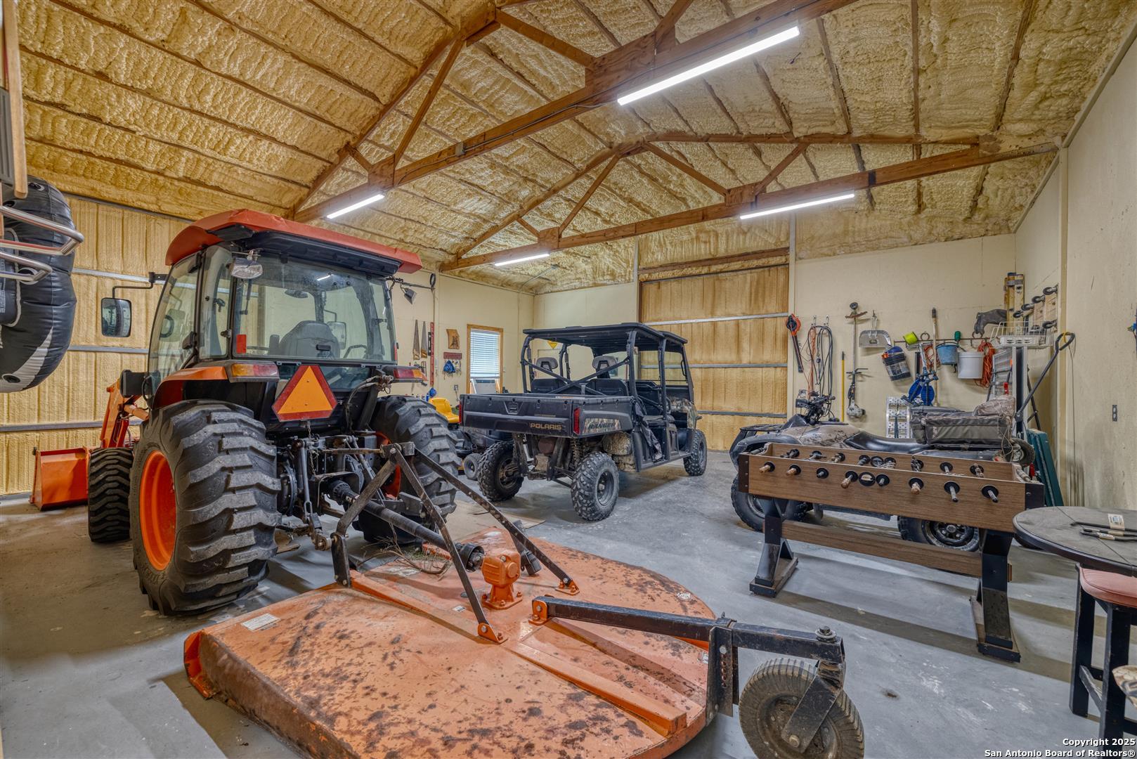 2242 Patterson Creek Road Leakey, TX 78873 - Photo 29 of 57 a bedroom with furniture