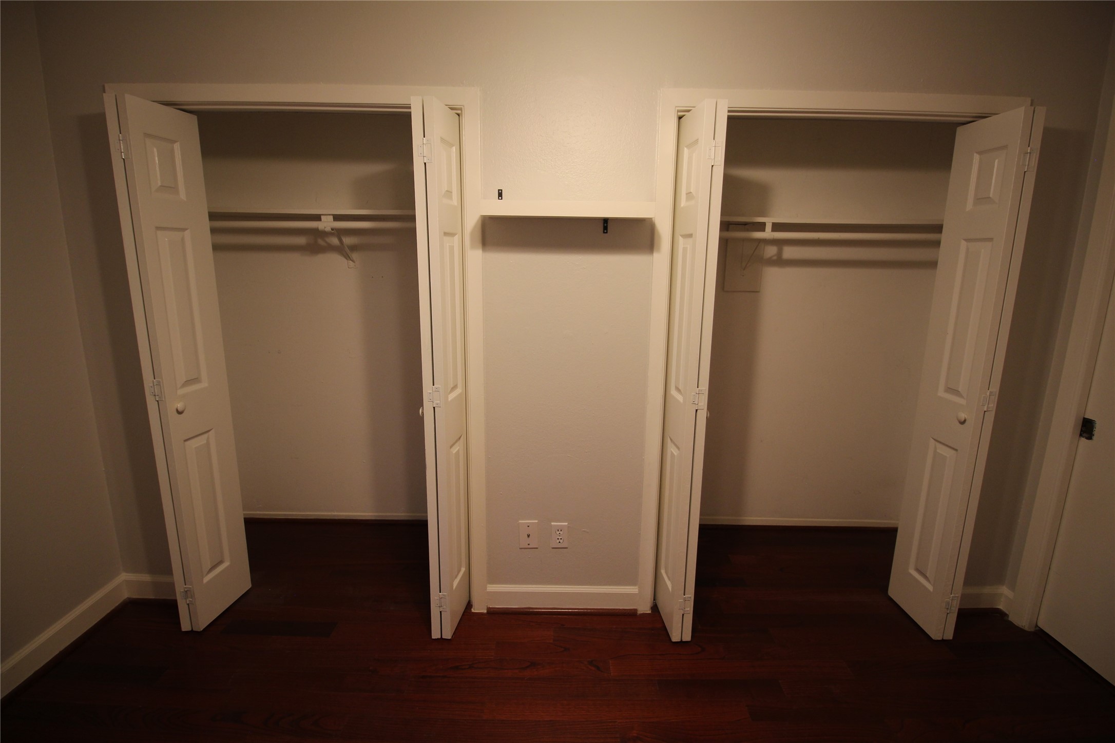 8277 Kingsbrook Road, Unit 255 Houston, TX 77024 - Photo 18 of 27 a view of empty room with wooden floor
