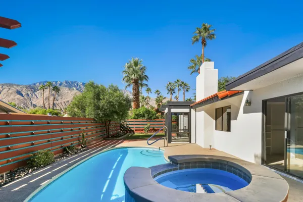 $599,000 | 1351 East Luna Way, Palm Springs, CA 92262