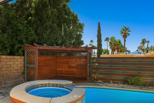 $599,000 | 1351 East Luna Way, Palm Springs, CA 92262