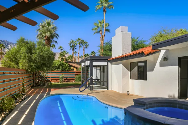 $599,000 | 1351 East Luna Way, Palm Springs, CA 92262