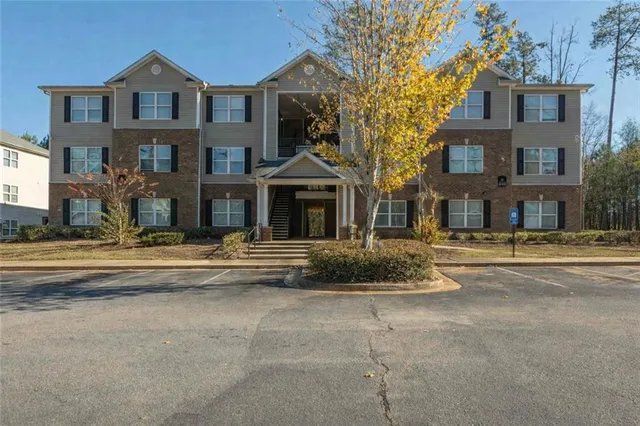 $92,000 | 11203 Fairington Ridge Circle, Lithonia, GA 30038