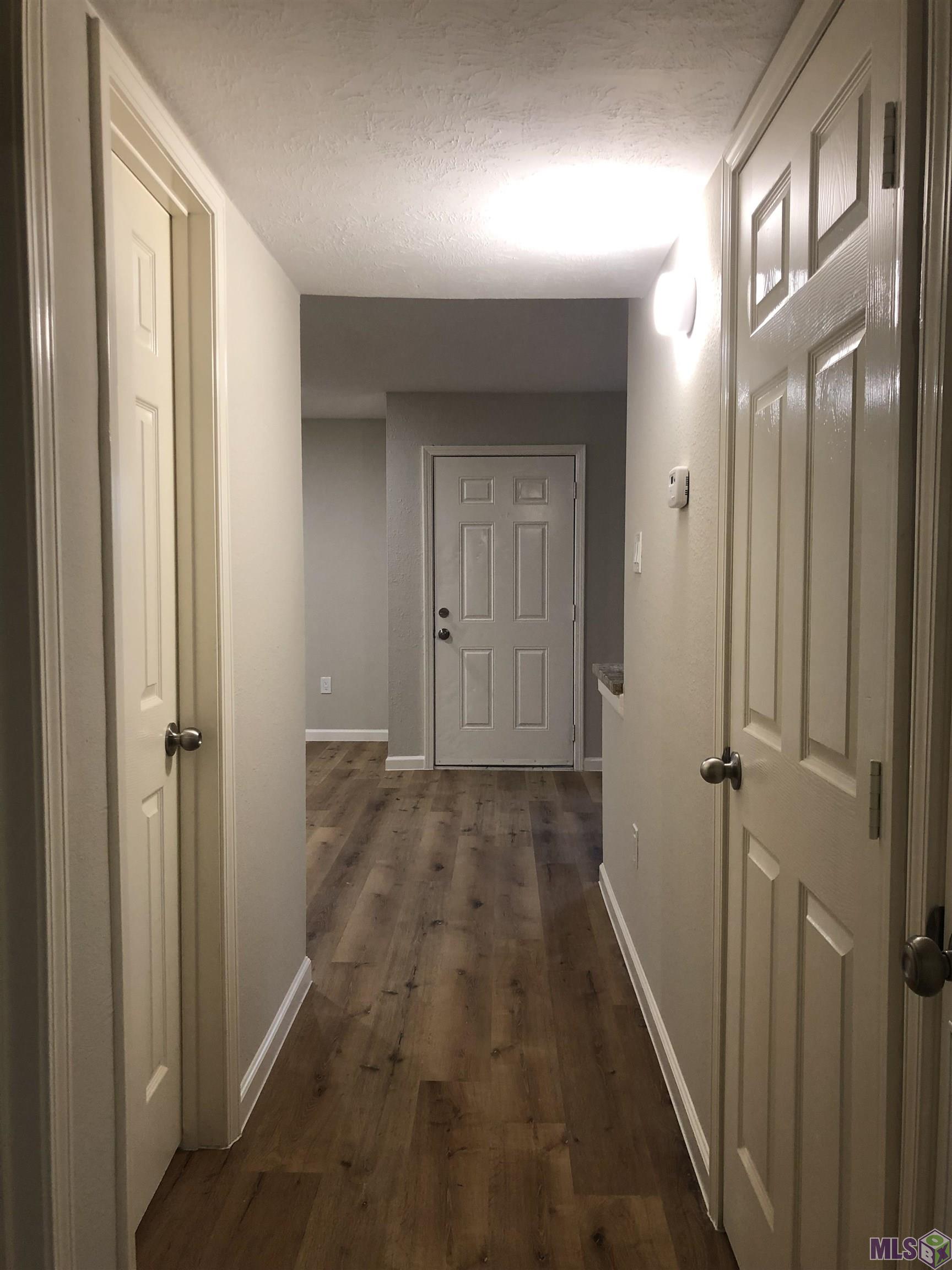 3030 Congress Boulevard, Unit 145 Baton Rouge, LA 70808 - Photo 10 of 11 Hallway