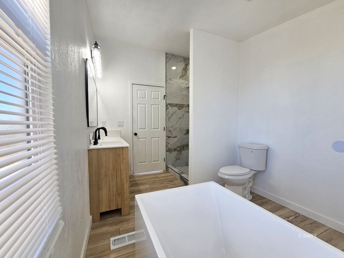 1040 Porter Street Ridgecrest, CA 93555 - Photo 22 of 37 Gallery Image 22