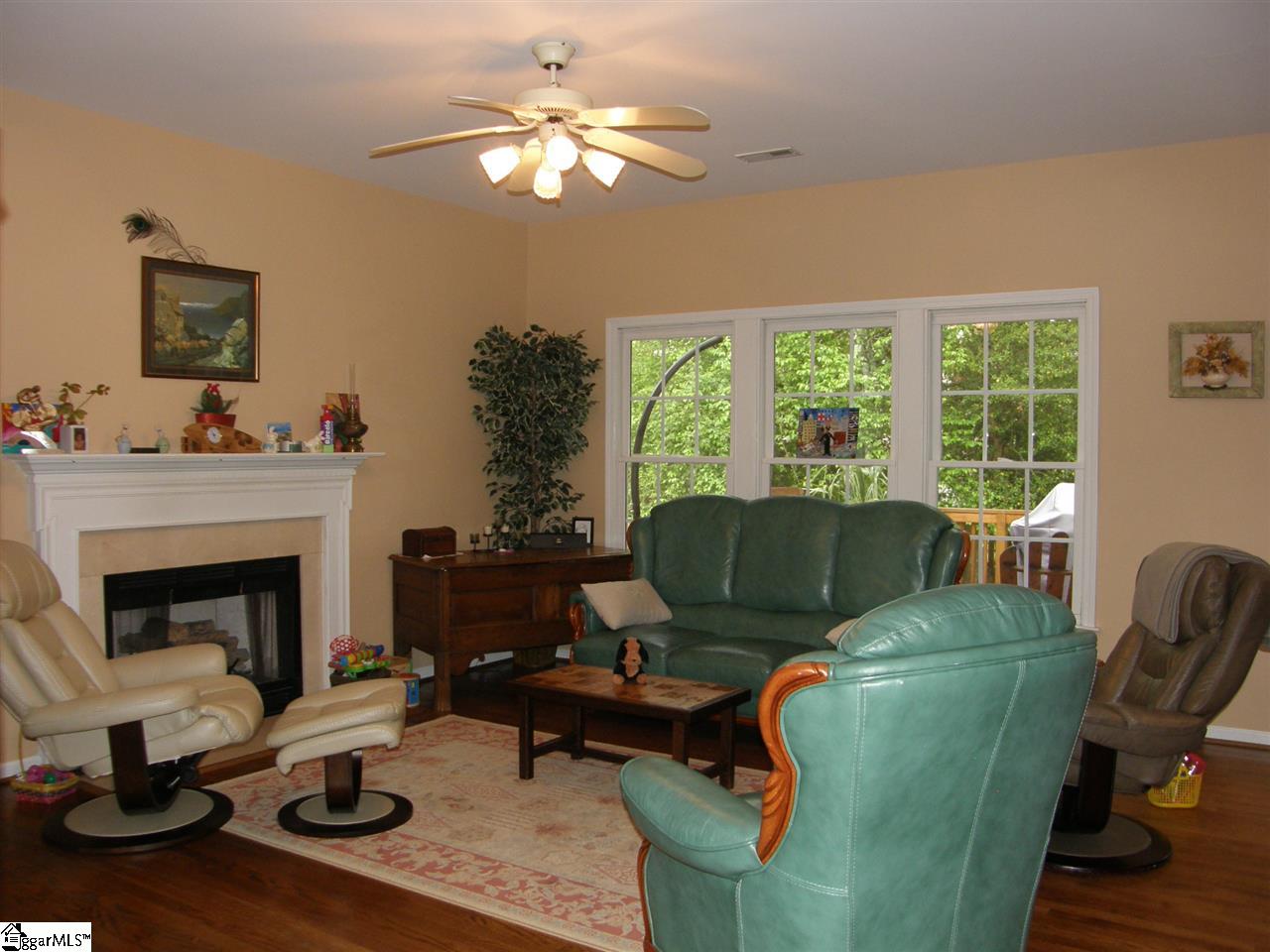 24 Bentley Way Greer, SC 29650 - Photo 3 of 35 Gallery Image 3
