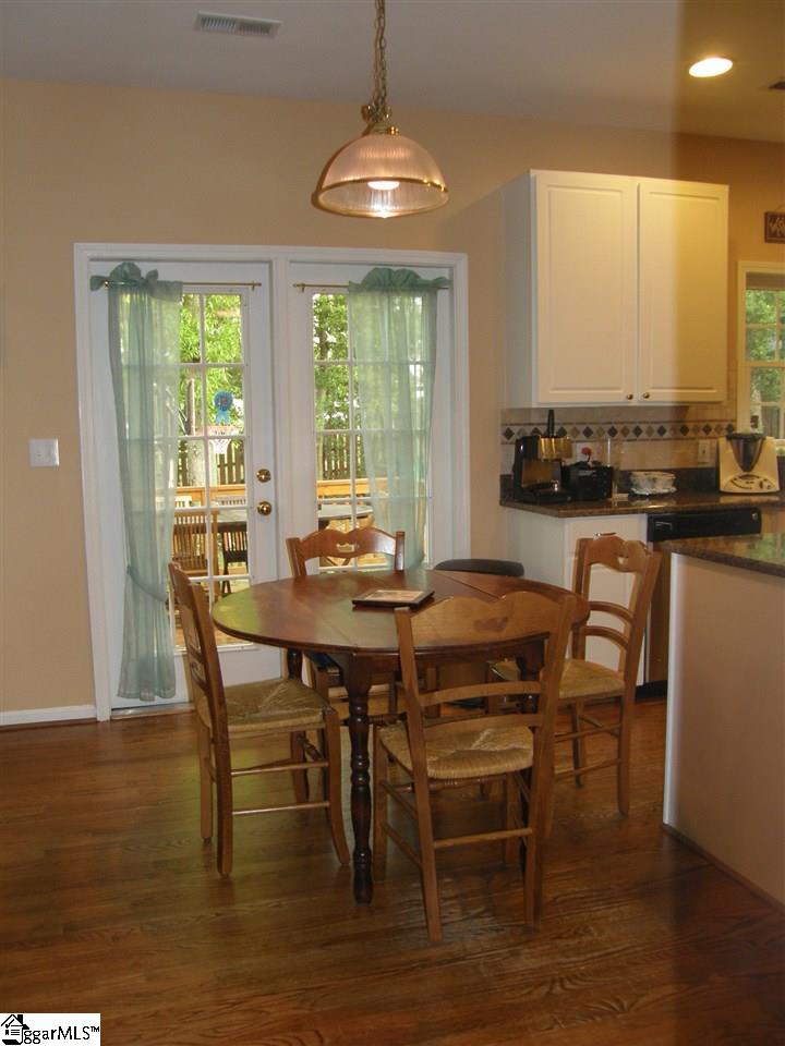 24 Bentley Way Greer, SC 29650 - Photo 8 of 35 Gallery Image 8