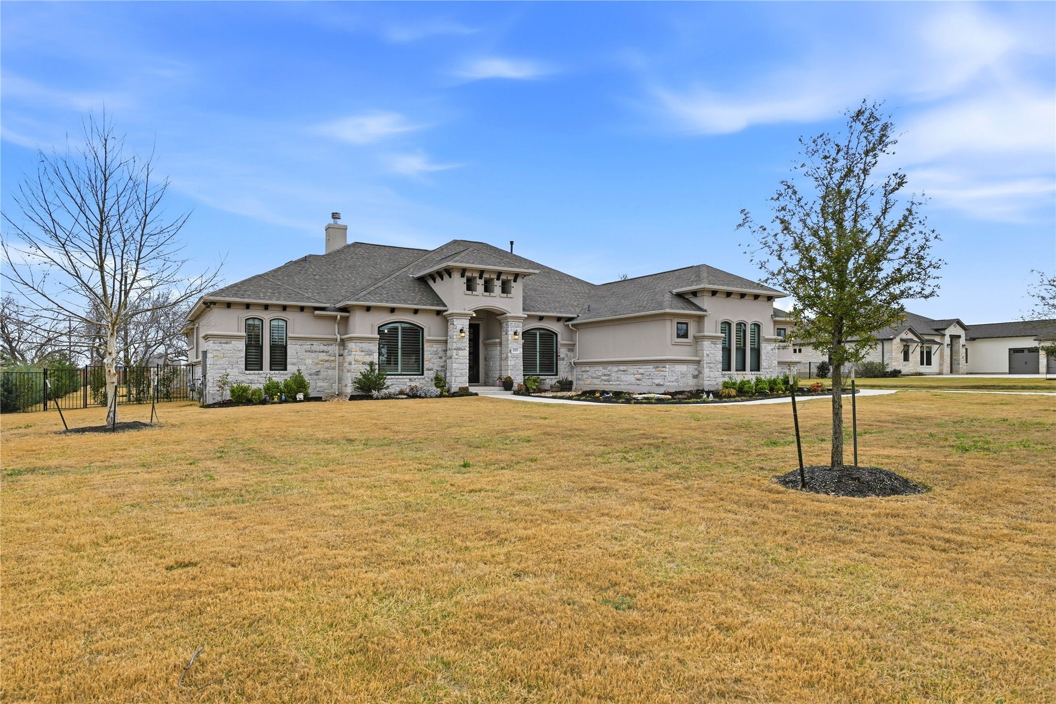201 Miranda Way Georgetown, TX 78633 - Photo 2 of 40