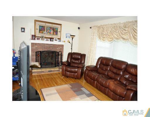 28 Clearview Road East Brunswick, NJ 08816 - Photo 4 of 10 Gallery Image 4