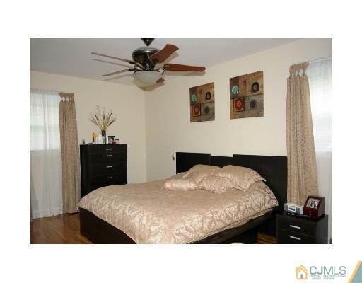 28 Clearview Road East Brunswick, NJ 08816 - Photo 5 of 10 Gallery Image 5