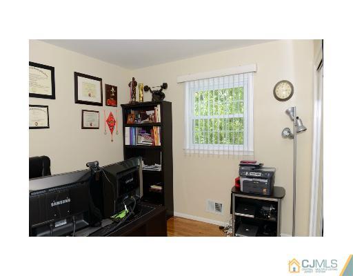 28 Clearview Road East Brunswick, NJ 08816 - Photo 7 of 10 Gallery Image 7