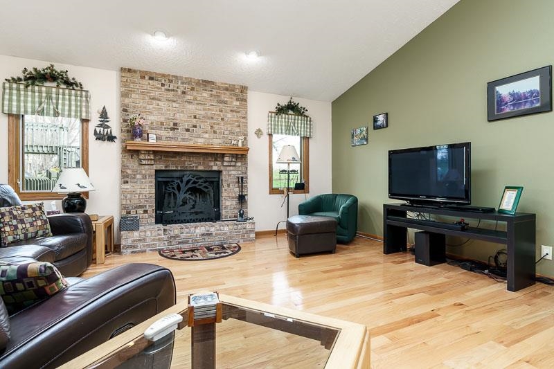 2965 Latham Road Rockford, IL 61103 - Photo 4 of 37 Gallery Image 4