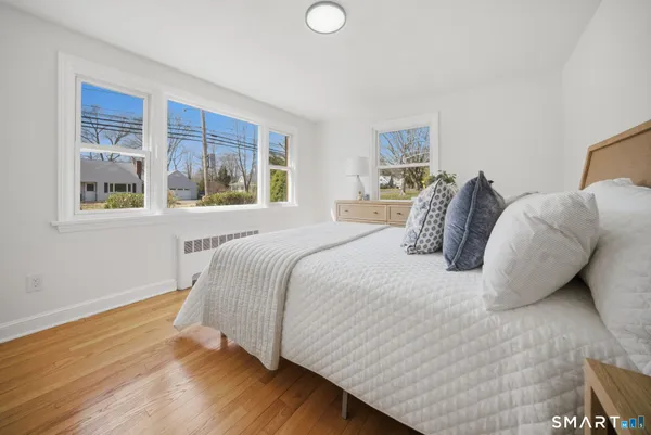 $599,900 | 35 Dyer Avenue, Canton, CT 06019