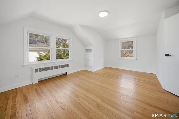 $599,900 | 35 Dyer Avenue, Canton, CT 06019