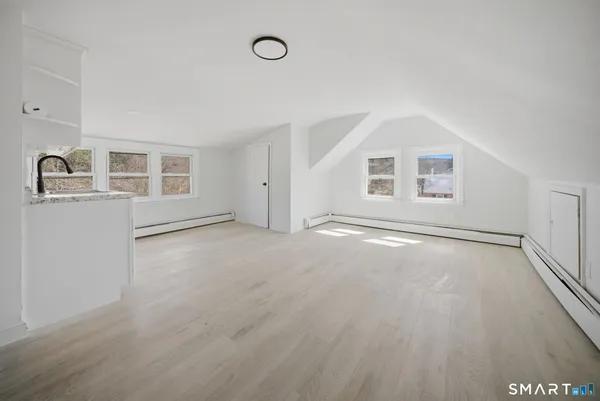 $599,900 | 35 Dyer Avenue, Canton, CT 06019