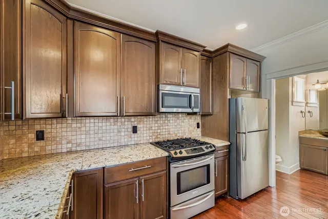 $910,000 | 3635 Evanston Avenue North, Unit B, Seattle, WA 98103