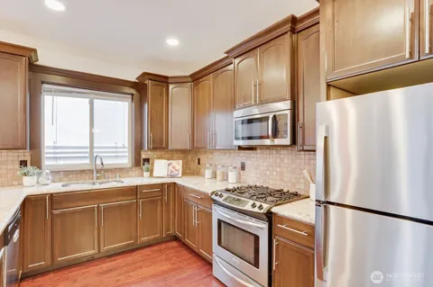 $880,000 | 3635 Evanston Avenue North, Unit B, Seattle, WA 98103