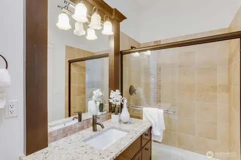 $880,000 | 3635 Evanston Avenue North, Unit B, Seattle, WA 98103