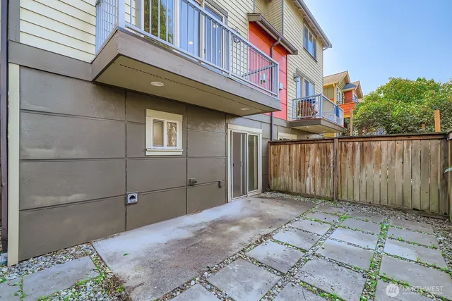 $910,000 | 3635 Evanston Avenue North, Unit B, Seattle, WA 98103