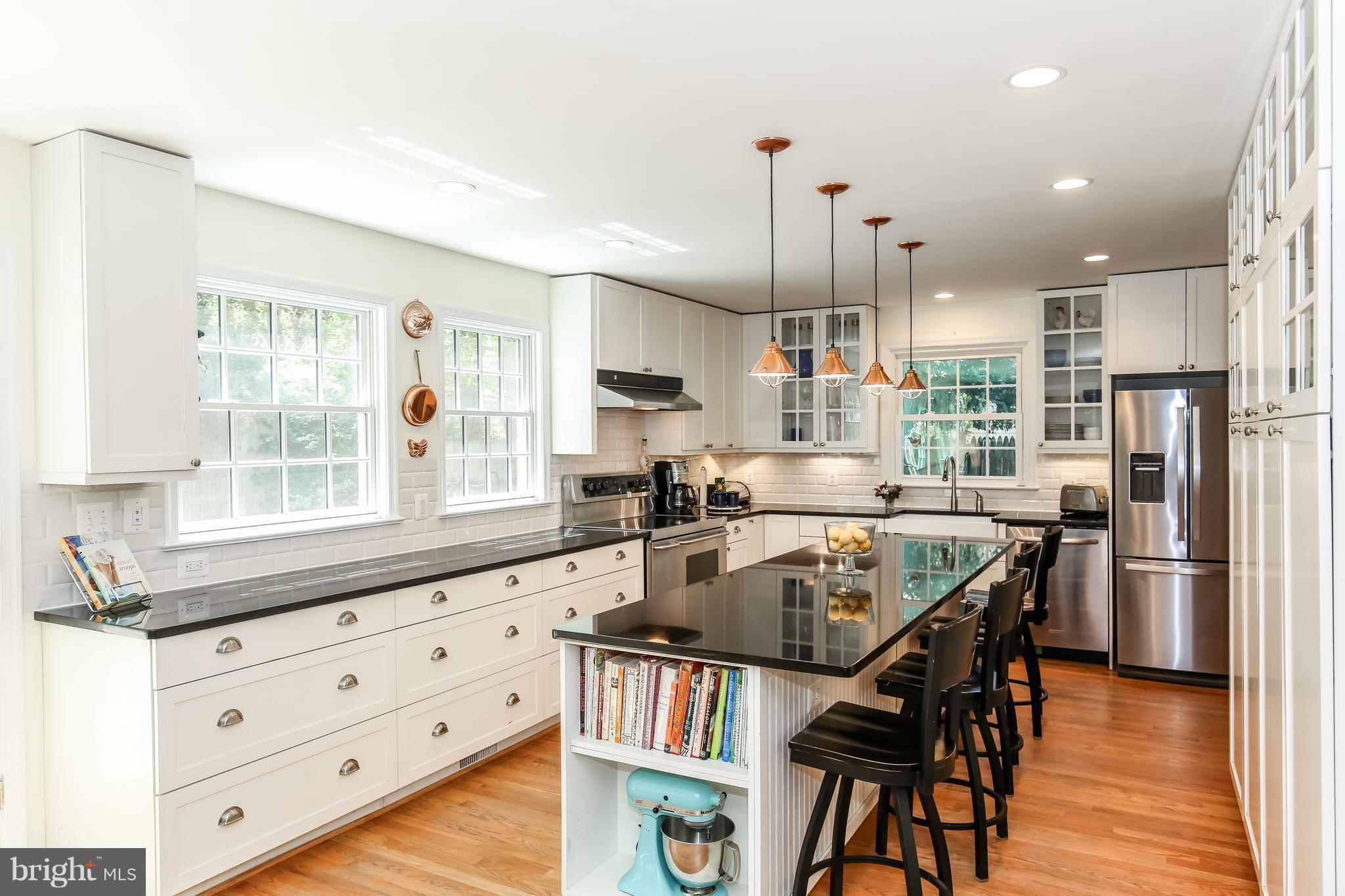 4906 Baltan Road Bethesda, MD 20816 - Photo 6 of 23 Gourmet Kitchen