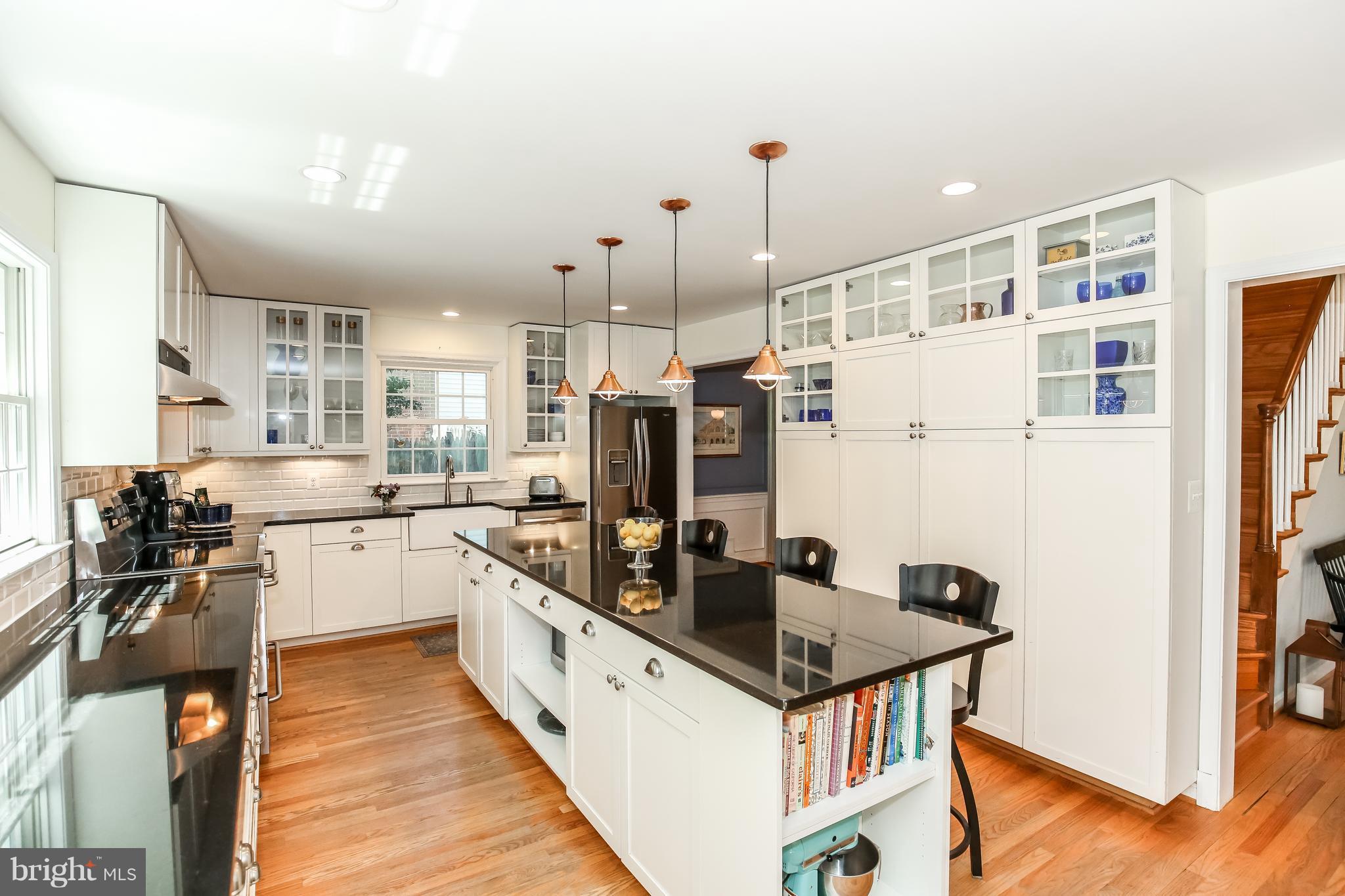 4906 Baltan Road Bethesda, MD 20816 - Photo 7 of 23 Gourmet Kitchen